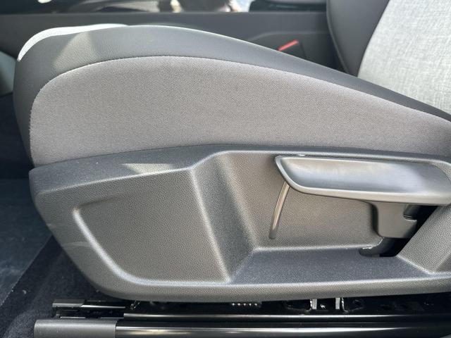Photo of 2025 pure gray Volkswagen ID.4