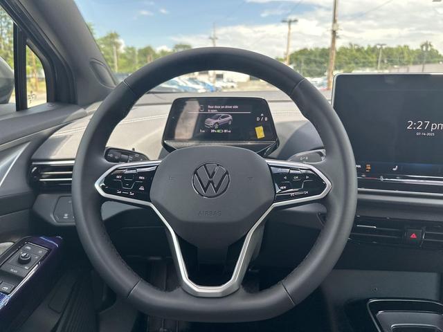 Photo of 2025 pure gray Volkswagen ID.4
