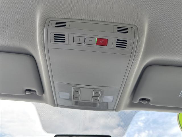 Photo of 2022 Pure White Volkswagen Taos