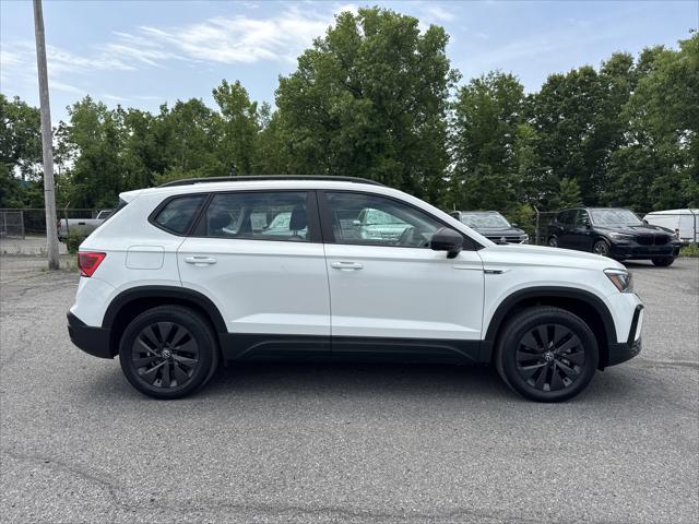 Photo of 2022 Pure White Volkswagen Taos