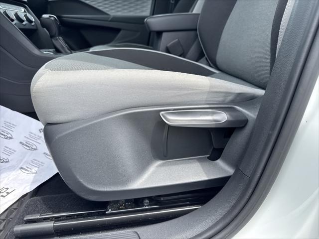 Photo of 2022 Pure White Volkswagen Taos
