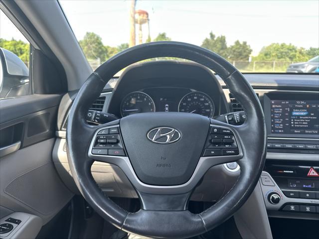 Photo of 2018 Molten Silver Hyundai ELANTRA