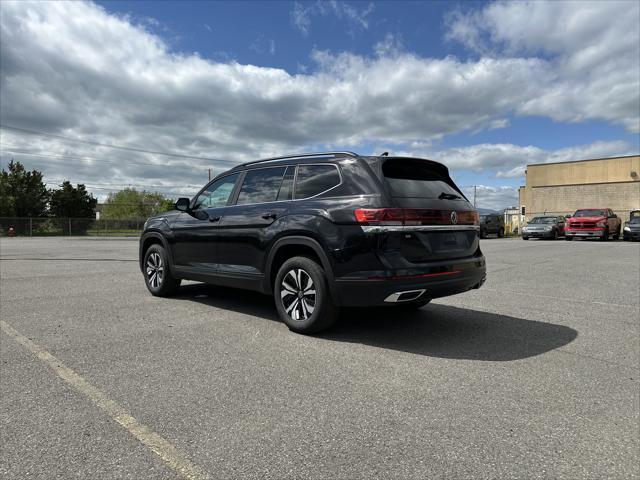 Photo of 2025 Deep Black Pearl Volkswagen Atlas