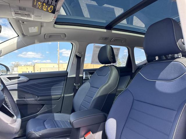 Photo of 2025 Pure White Volkswagen Taos