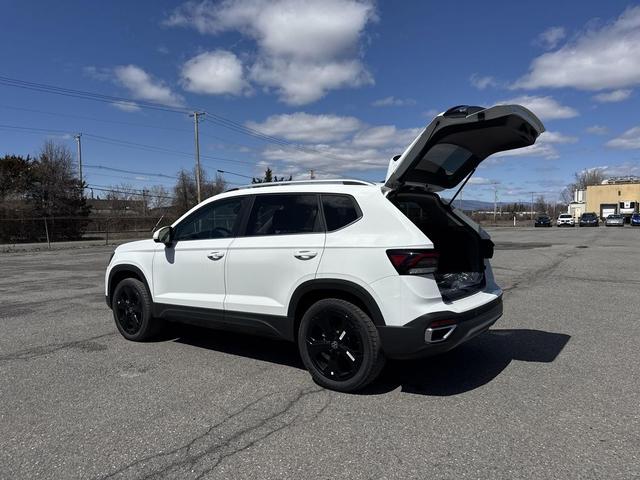 Photo of 2025 Pure White Volkswagen Taos