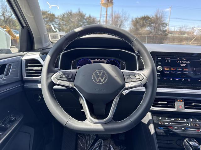 Photo of 2025 Pure White Volkswagen Taos