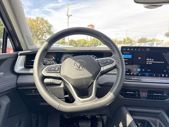 Photo of 2025 Platinum Gray Metallic Volkswagen Tiguan