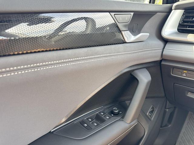Photo of 2025 Platinum Gray Metallic Volkswagen Tiguan