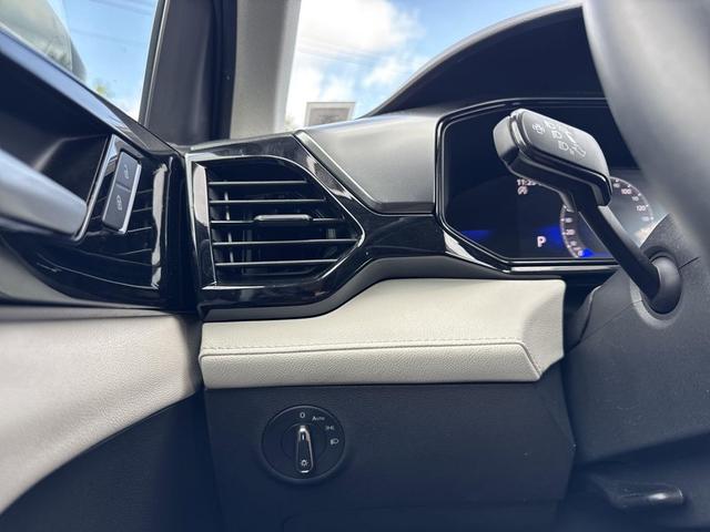 Photo of 2025 Silver Metallic Volkswagen Taos