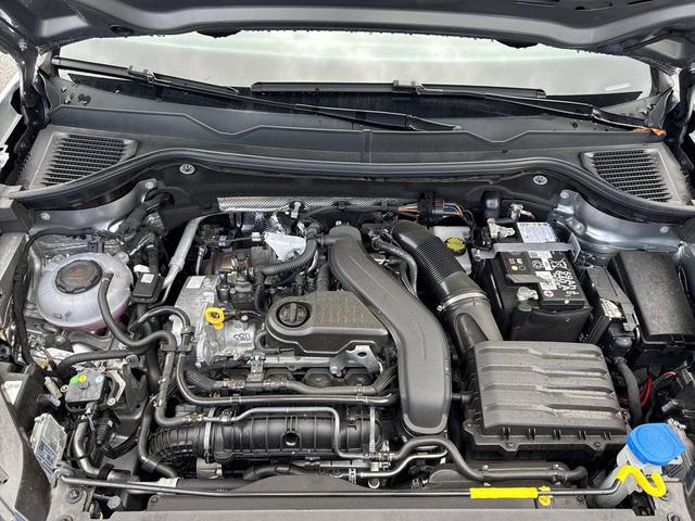 Photo of 2025 Silver Metallic Volkswagen Taos