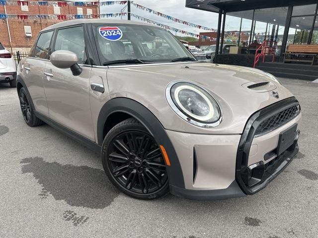 Photo of 2024 Silver MINI Hardtop