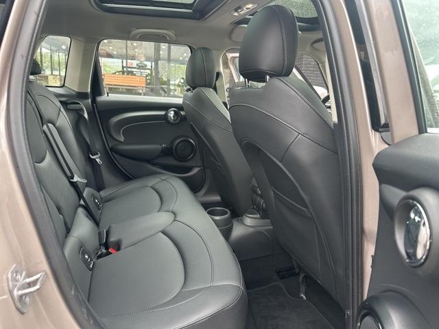 Photo of 2024 Silver MINI Hardtop