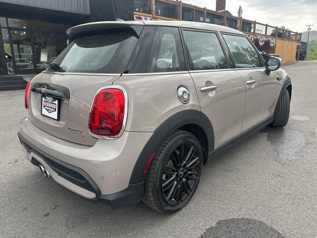 Photo of 2024 Silver MINI Hardtop