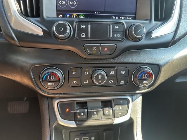 Photo of 2022 Summit White GMC Terrain