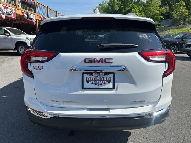 Photo of 2022 Summit White GMC Terrain