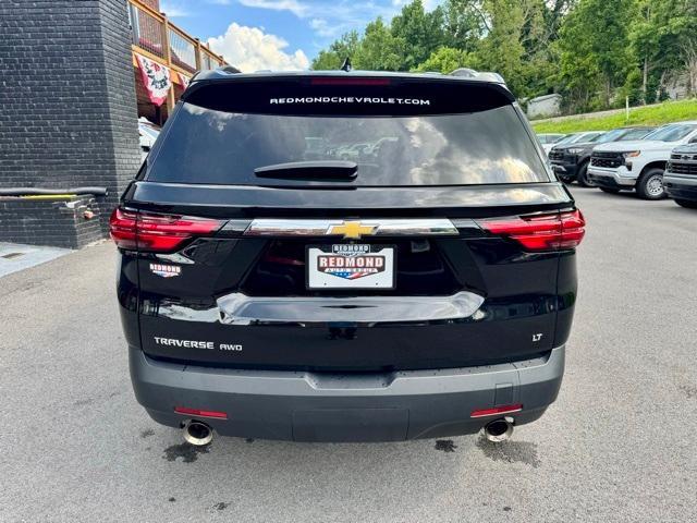 Photo of 2023 Mosaic Black Metallic Chevrolet Traverse