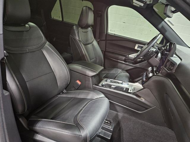 Photo of 2023 Carbonized Gray Metallic Ford Explorer