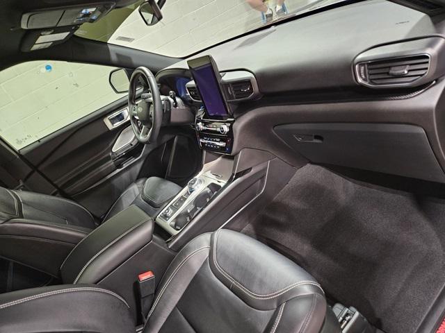 Photo of 2023 Carbonized Gray Metallic Ford Explorer