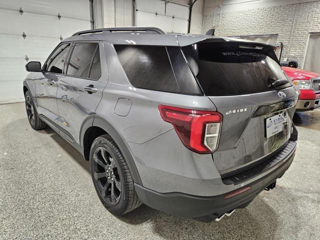 Photo of 2023 Carbonized Gray Metallic Ford Explorer