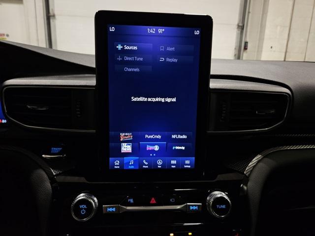 Photo of 2023 Carbonized Gray Metallic Ford Explorer