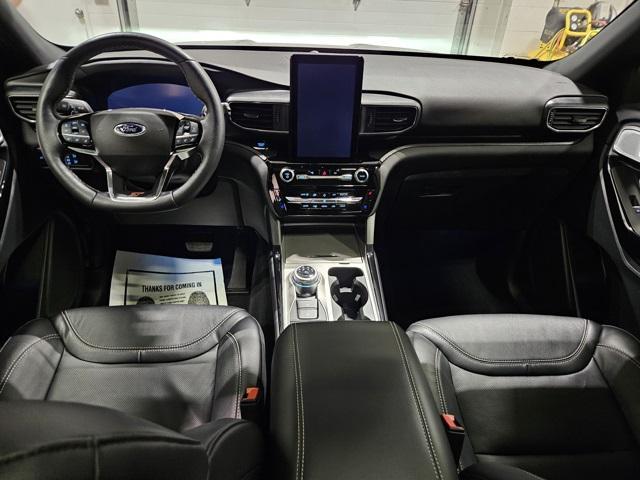 Photo of 2023 Carbonized Gray Metallic Ford Explorer