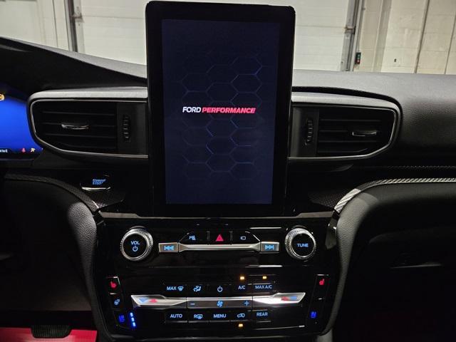Photo of 2023 Carbonized Gray Metallic Ford Explorer