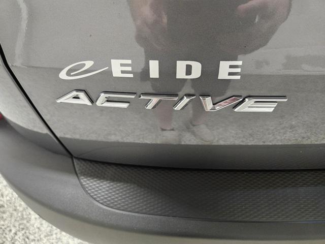 Photo of 2024 Carbonized Gray Metallic Ford Escape