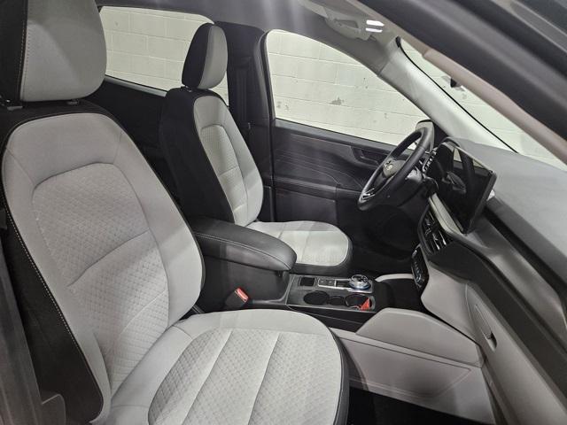 Photo of 2024 Carbonized Gray Metallic Ford Escape
