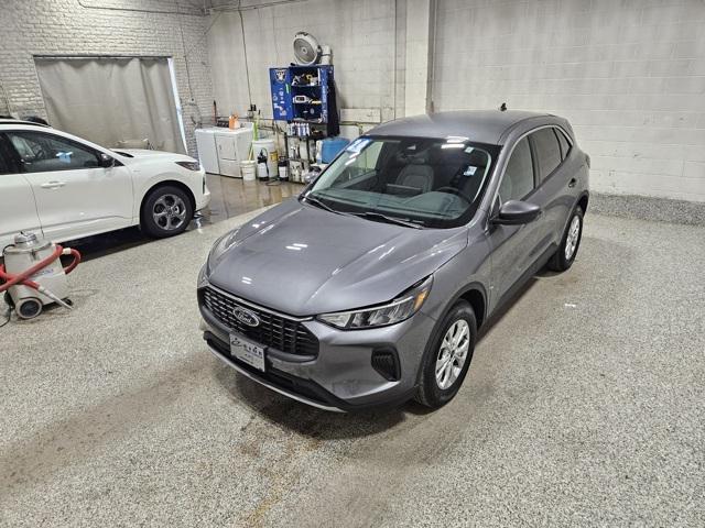 Photo of 2024 Carbonized Gray Metallic Ford Escape