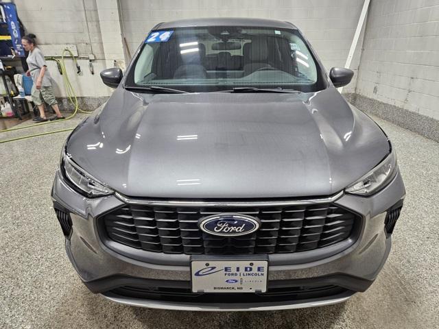Photo of 2024 Carbonized Gray Metallic Ford Escape