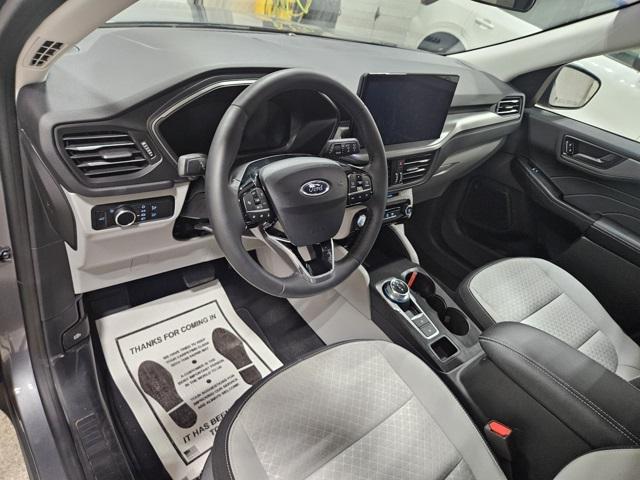 Photo of 2024 Carbonized Gray Metallic Ford Escape