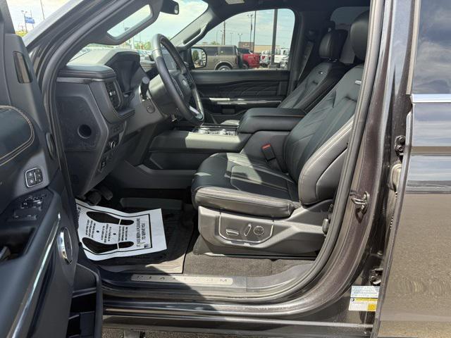 Photo of 2024 Dark Matter Gray Metallic Ford Expedition Max