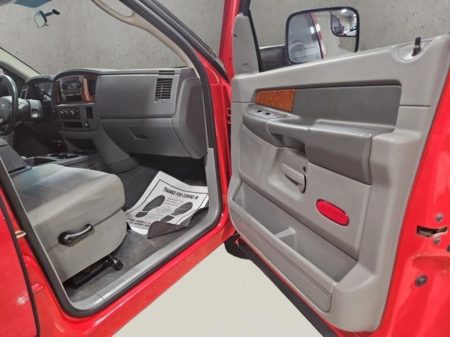 Photo of 2006 Flame Red Clearcoat Dodge Ram 2500
