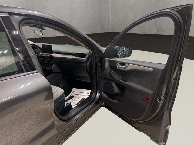 Photo of 2020 Magnetic Metallic Ford Escape