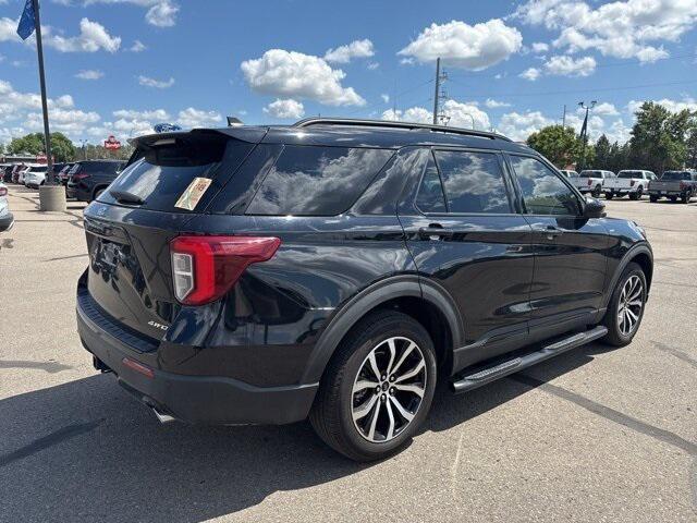 Photo of 2022 Agate Black Metallic Ford Explorer