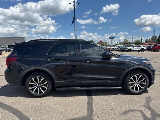 Photo of 2022 Agate Black Metallic Ford Explorer