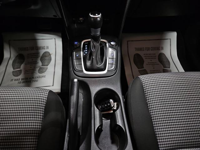 Photo of 2020 Chalk White Hyundai KONA