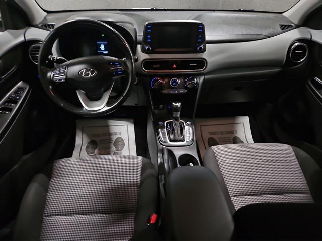 Photo of 2020 Chalk White Hyundai KONA