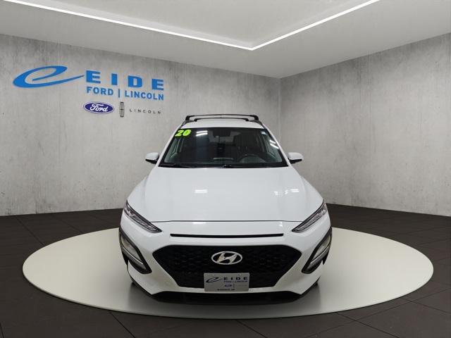 Photo of 2020 Chalk White Hyundai KONA