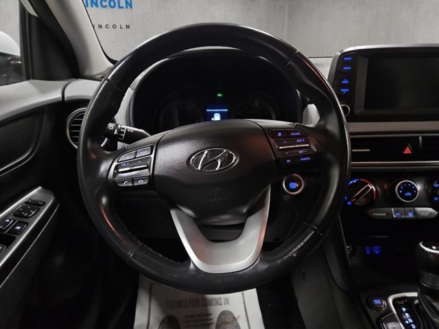Photo of 2020 Chalk White Hyundai KONA