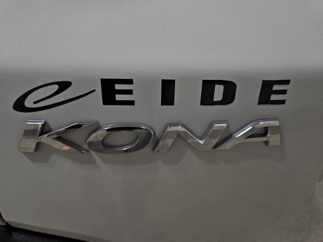 Photo of 2020 Chalk White Hyundai KONA
