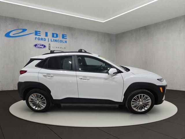 Photo of 2020 Chalk White Hyundai KONA