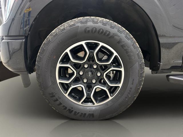 Photo of 2022 Agate Black Metallic Ford F-150