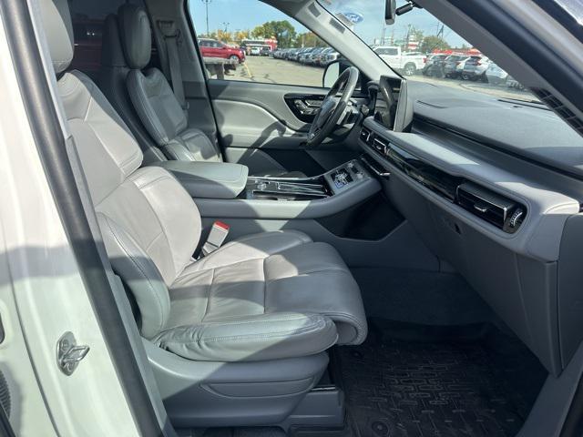 Photo of 2020 Pristine White Metallic Tri-Coat Lincoln Aviator