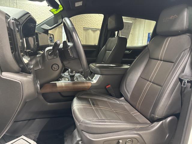 Photo of 2022 Pearl Chevrolet Silverado 1500