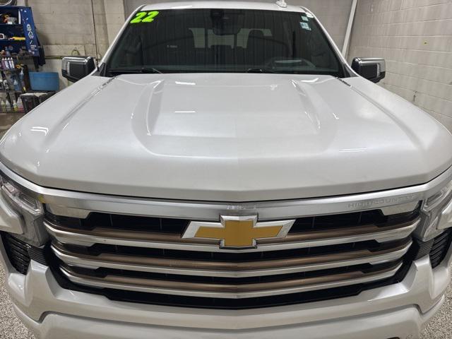 Photo of 2022 Pearl Chevrolet Silverado 1500