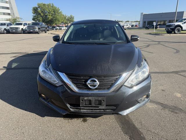 Photo of 2017 Storm Blue Nissan Altima