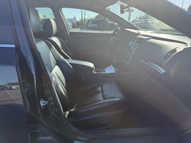 Photo of 2017 Storm Blue Nissan Altima