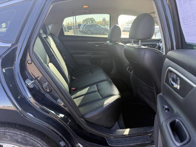 Photo of 2017 Storm Blue Nissan Altima