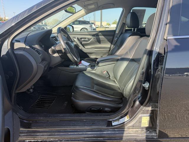 Photo of 2017 Storm Blue Nissan Altima